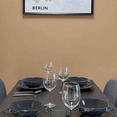 2 Zimmer Apartment Mit Parkplatz Берлин Екстериор снимка
