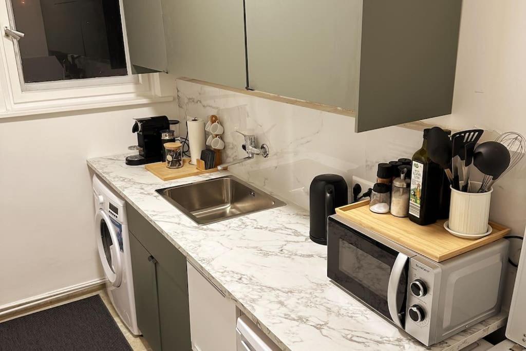 2 Zimmer Apartment Mit Parkplatz Берлин Екстериор снимка