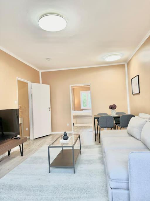 2 Zimmer Apartment Mit Parkplatz Берлин Екстериор снимка