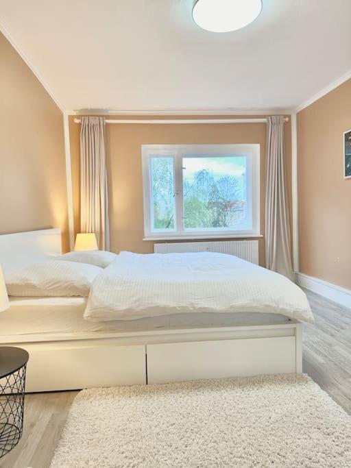 2 Zimmer Apartment Mit Parkplatz Берлин Екстериор снимка