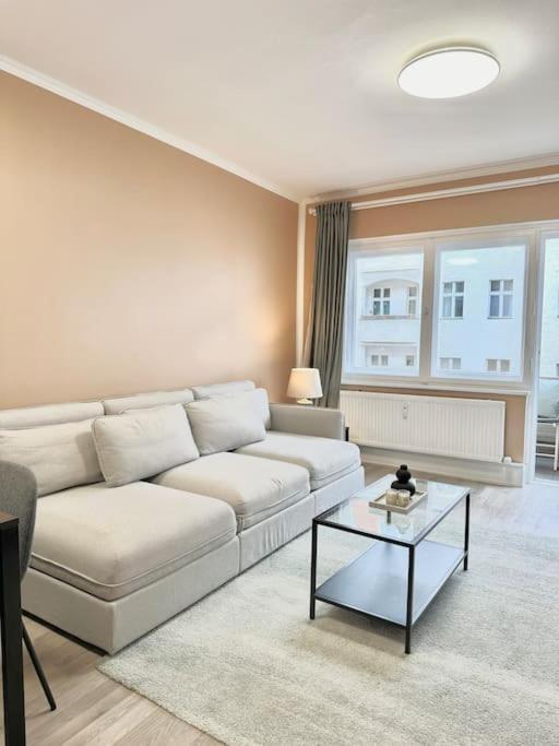 2 Zimmer Apartment Mit Parkplatz Берлин Екстериор снимка