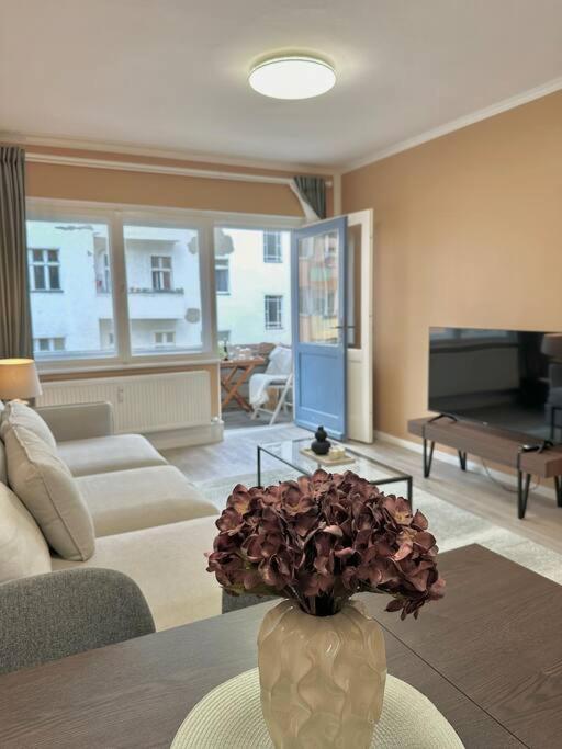 2 Zimmer Apartment Mit Parkplatz Берлин Екстериор снимка